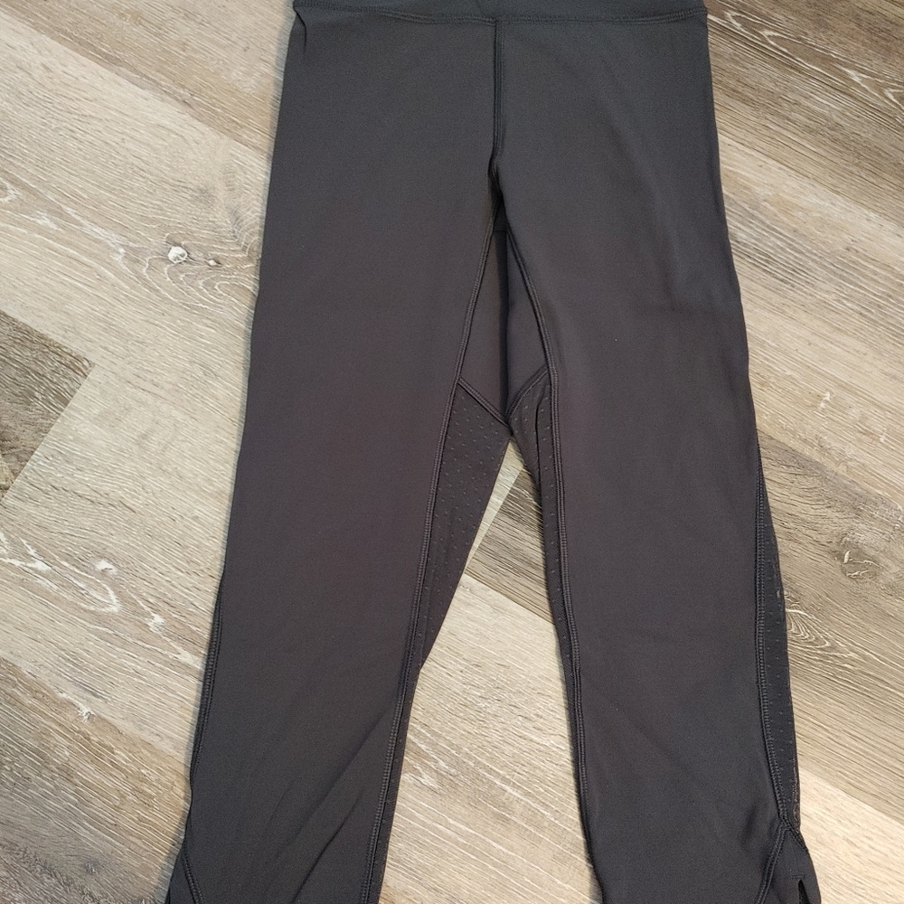 Lululemon grey crops with mesh size 4